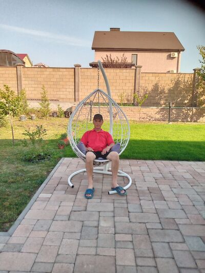  ,   Viktor, 46 ,   ,   