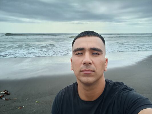  -,   Doniyor, 31 ,   ,   , 