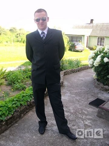  ,   Laimis, 37 ,   ,   , c , 