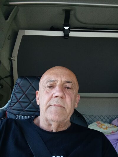   ,   Rade, 61 ,   ,   