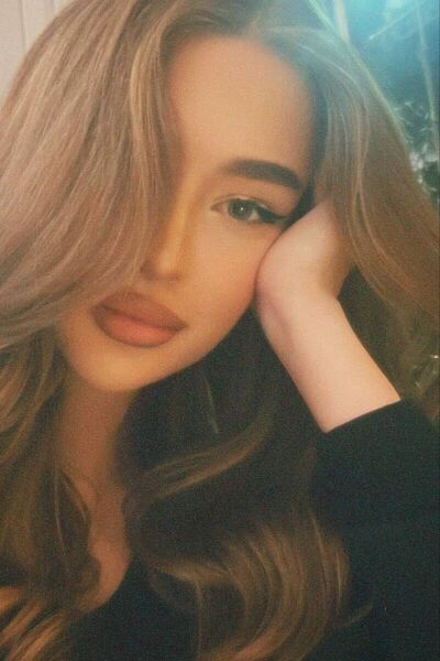  ,   Yana, 25 ,   ,   