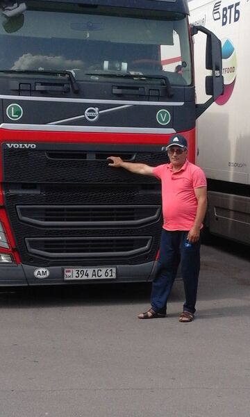  ,   Gagik, 58 ,   ,   