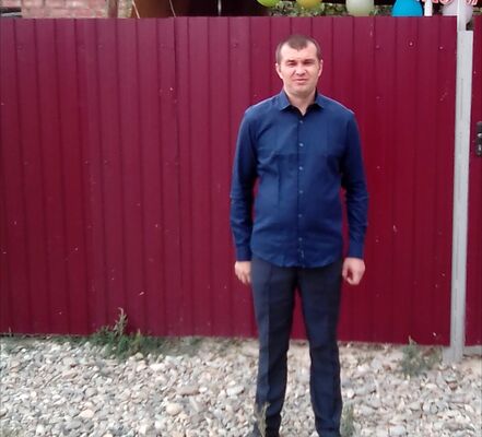  ,   Mikhayl, 42 ,   ,   , c , 
