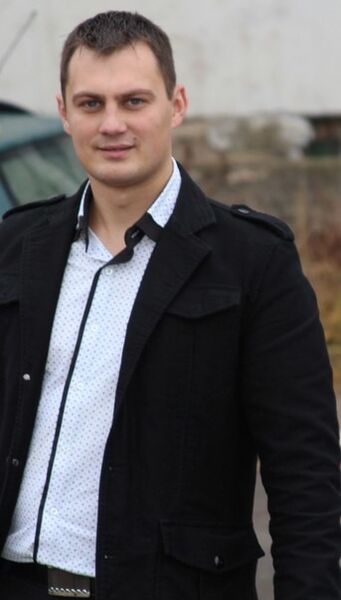  ,   Alex, 37 ,   