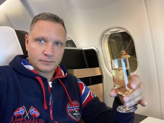  ,   Sergei, 37 ,   ,   , c 