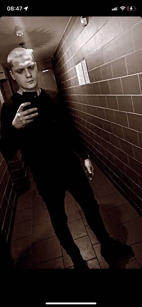  ,   Artur, 33 ,   ,   