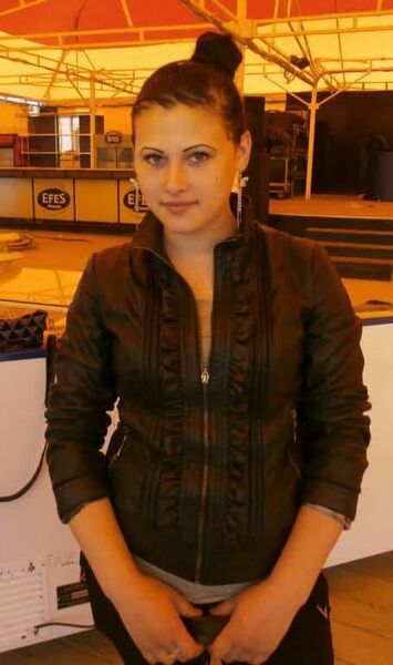  Holon,   Dana, 29 ,   ,   