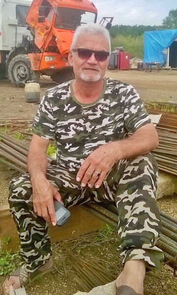  ,   Shon, 58 ,   