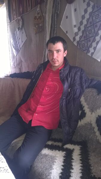  ,   OLEKSII, 34 ,   ,   , c , 