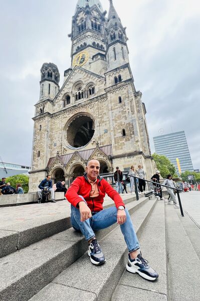  ,   Jacky Brw, 48 ,   ,   