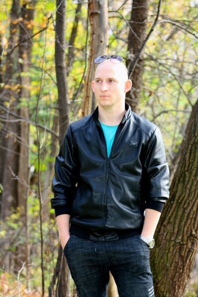  ,   Viktor, 37 ,   , 