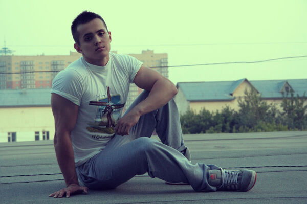  ,   Rusl, 37 ,   ,   