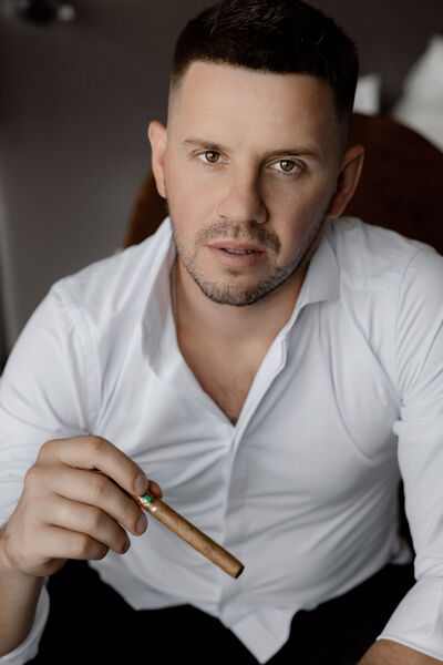  ,   Nikolas, 33 ,   ,   , 