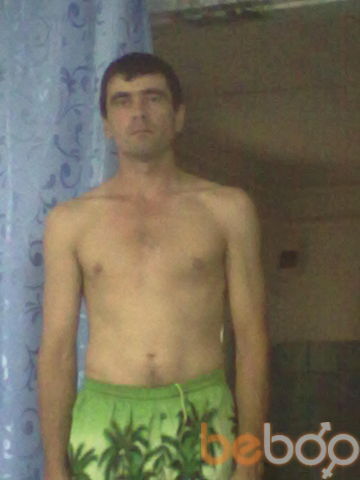  ,   Viktor, 52 ,   