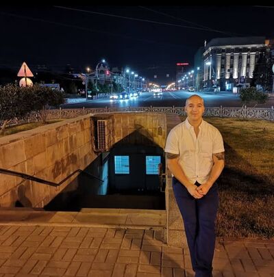  ,   Viktor, 38 ,   ,   