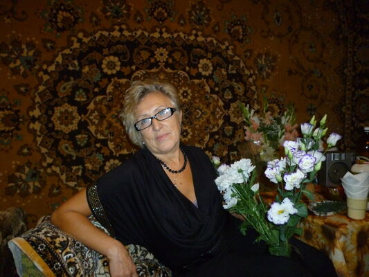  ,   Nina, 64 ,   c , 