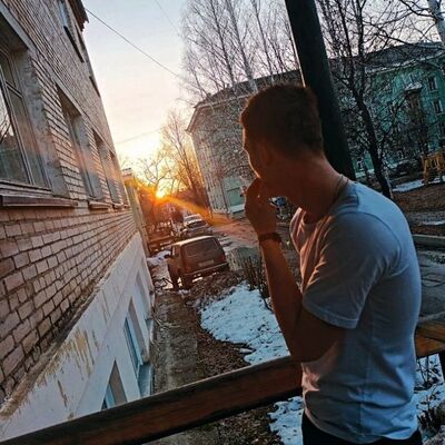  ,   Sasha, 20 ,     
