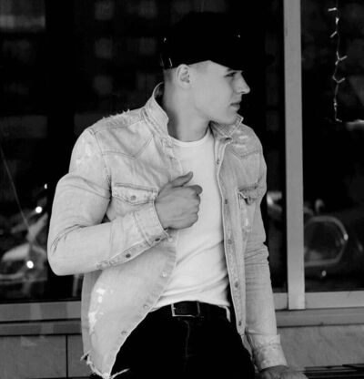  ,   Paul, 25 ,   ,   