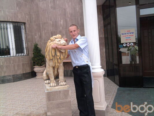  ,   Sani, 33 ,  