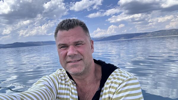  ,   PoZitiFF, 42 ,   ,   , c 