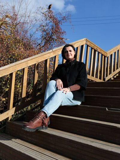  --,   , 44 ,     , c 