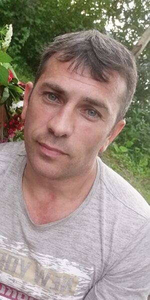  ,   Pavel, 42 ,   c 