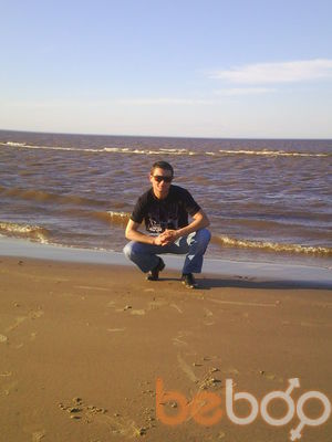  ,   Viktor, 37 ,   , 