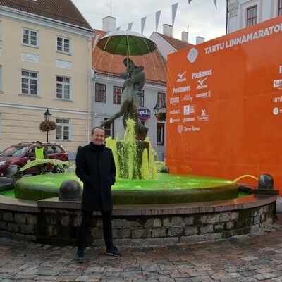  ,   Oskars, 48 ,   