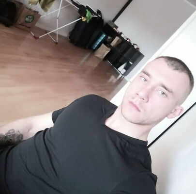  Bielany Wroclawskie,   Martin, 32 ,   ,   
