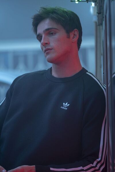  ,   Dav, 22 ,   ,   