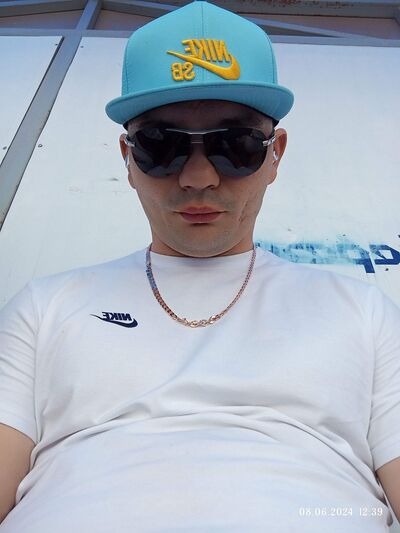  ,   Alan, 32 ,   ,   , c , 