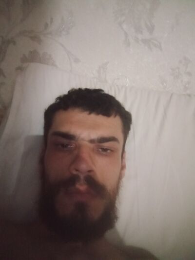  ,   Robert, 28 ,   