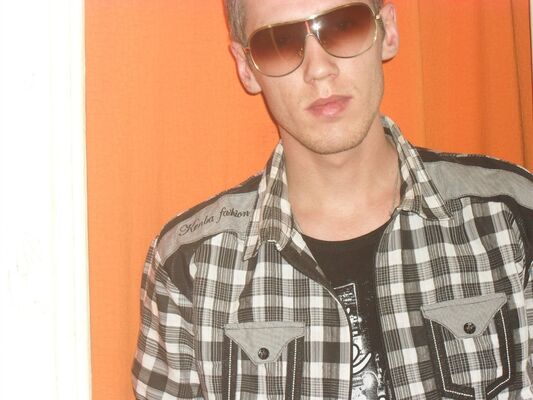  ,   Denis, 35 ,   ,   , c 