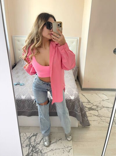  ,   Nazerke, 29 ,   c 