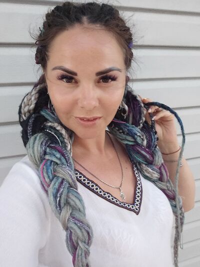  ,   KikiMora, 39 ,   c 