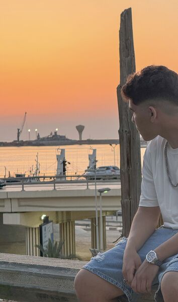  ,   Ali, 21 ,   ,   