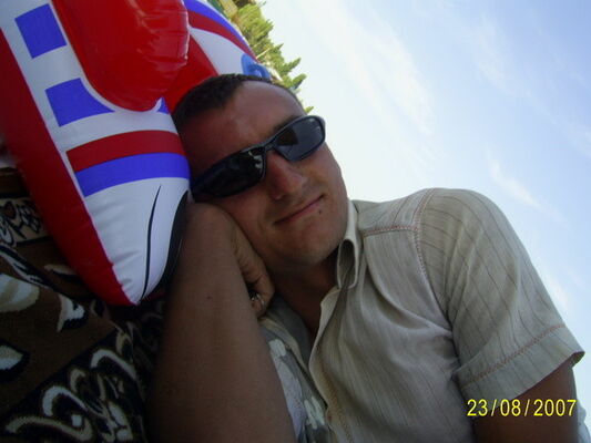  ,   Vlad, 45 ,   