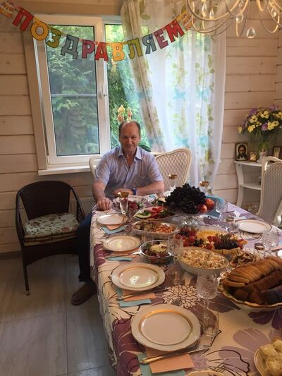  ,   Leon, 62 ,   