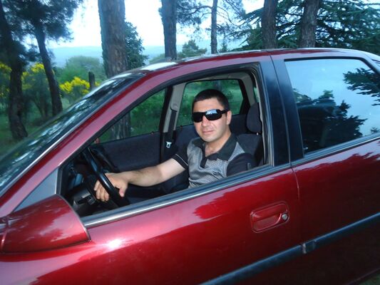  ,   Gio, 40 ,   