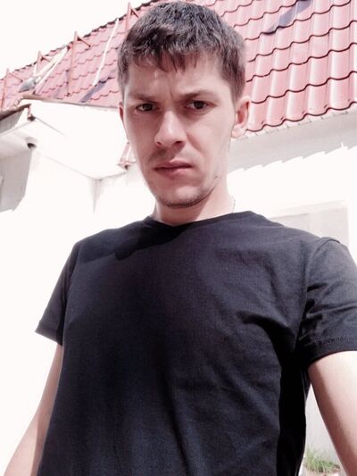  ,   Artur, 32 ,   ,   , c , 