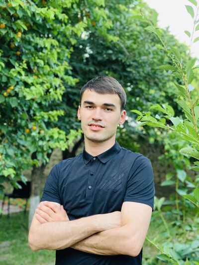  ,   Amirjon, 28 ,   c 