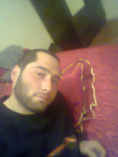  ,   Mamuka, 32 ,   