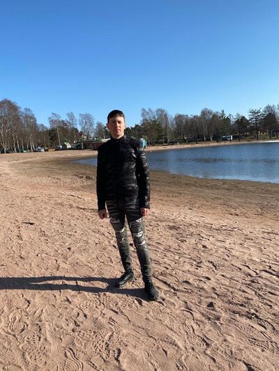  ,   Anatolii, 39 ,   c 