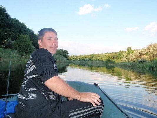  ,   Viktor, 46 ,   