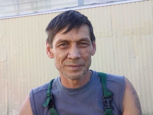  ,   Eduard, 53 ,   