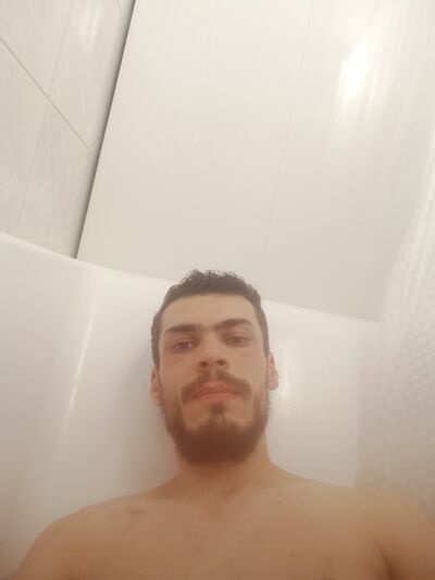  ,   Robert, 28 ,   