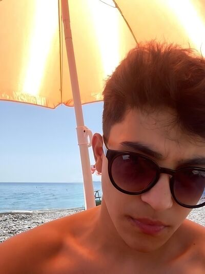  Gobelins,   Burak, 20 ,   ,   