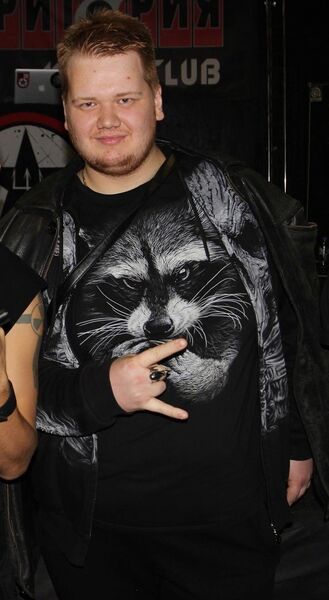  ,   Maxim, 27 ,   ,   , c 