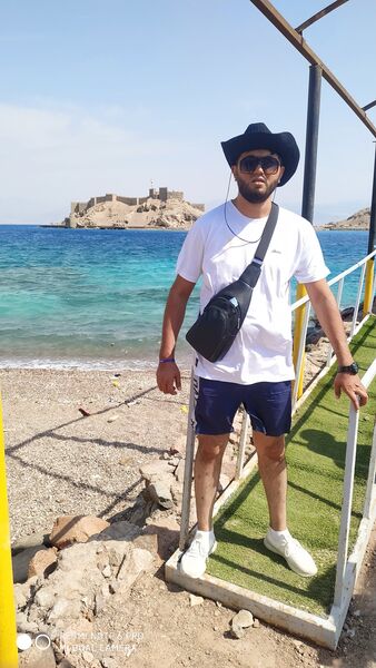  ,   Farrux, 32 ,   ,   