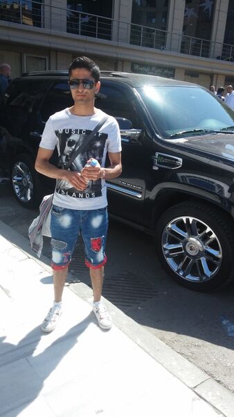   ,   Axmed, 32 ,  